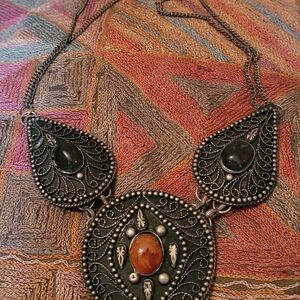 Elegant Black and Gold Necklace